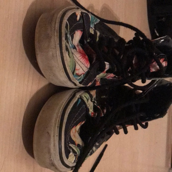 Vans - Picture 5 of 5